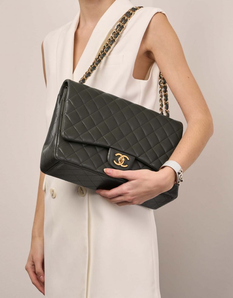 Pre-owned Chanel bag Timeless Maxi Lamb Khaki Green Front | Sell your designer bag on Saclab.com