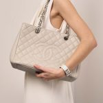 Chanel ShoppingTote GST Cream Sizes Worn | Sell your designer bag on Saclab.com