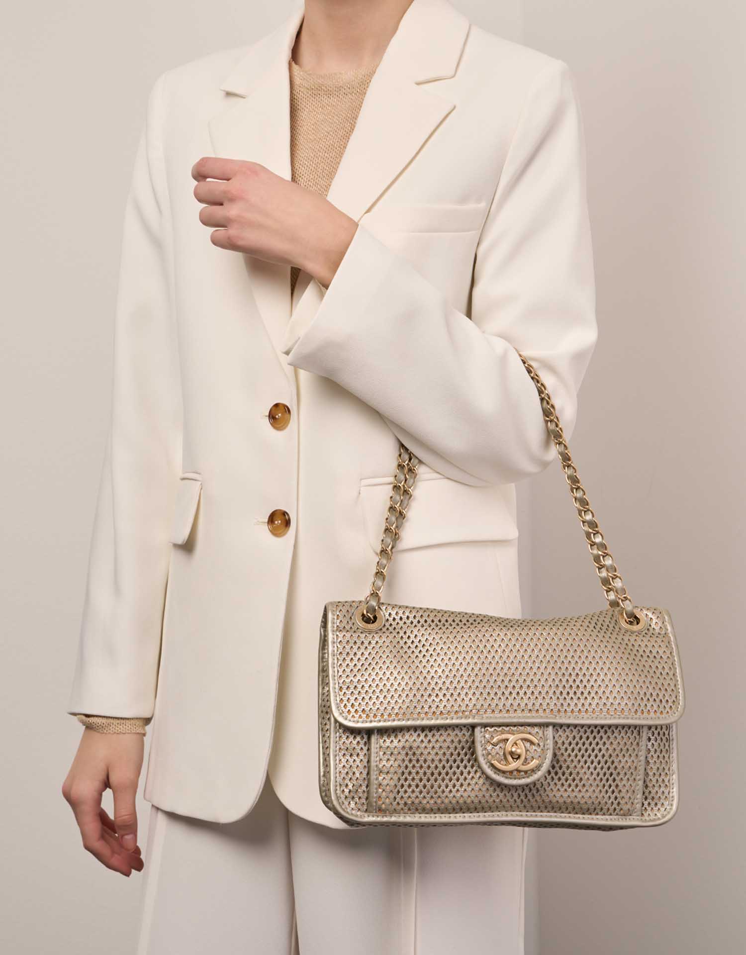 Chanel Timeless Medium Gold Sizes Worn | Sell your designer bag on Saclab.com