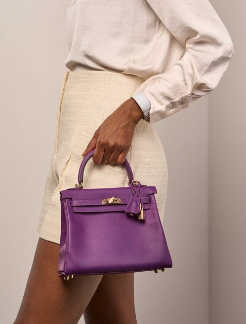 Hermès Kelly 25 Anémone Tailles Porté | Vendez votre sac de créateur sur Saclab.com