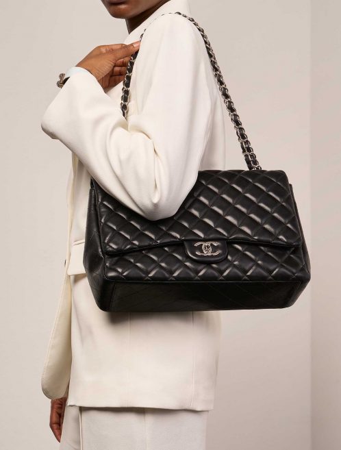 Chanel Timeless Maxi Black Sizes Worn | Sell your designer bag on Saclab.com