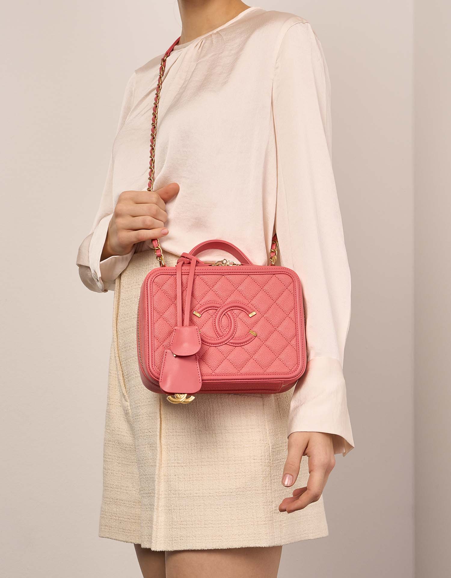 Chanel Vanity Medium Rosa Größen Getragen | Verkaufen Sie Ihre Designer-Tasche auf Saclab.com
