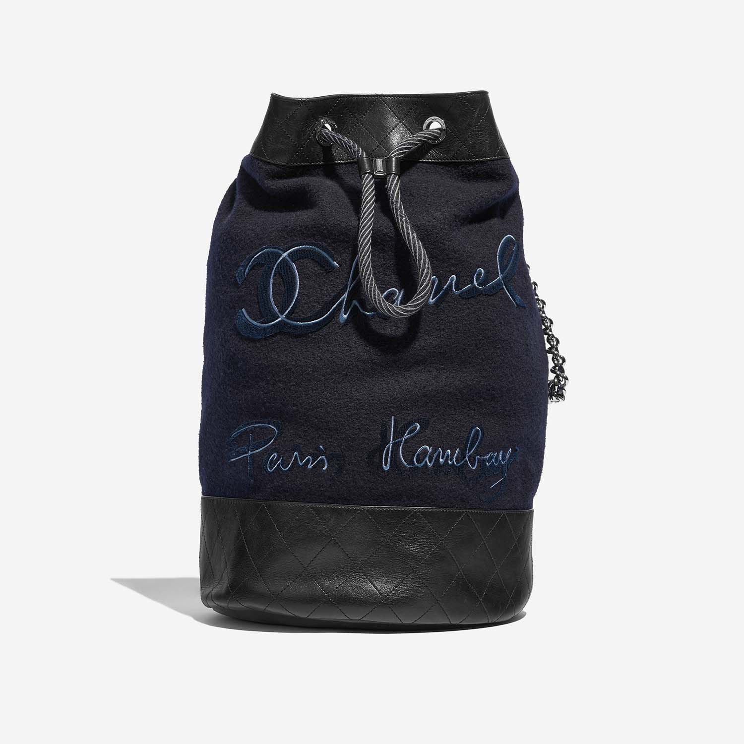 Chanel Rucksack Blau-Schwarz Front | Verkaufen Sie Ihre Designer-Tasche auf Saclab.com