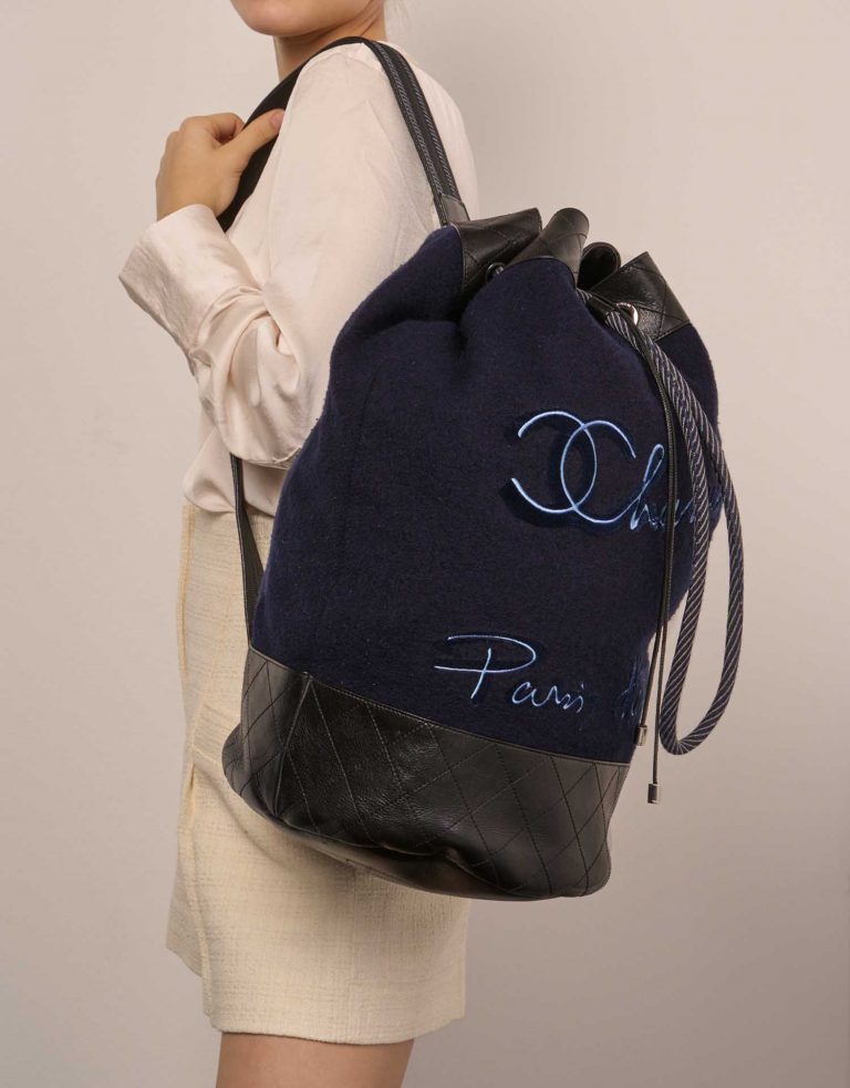 Sac à dos Chanel Bleu-Noir Frontal | Vendez votre sac de créateur sur Saclab.com