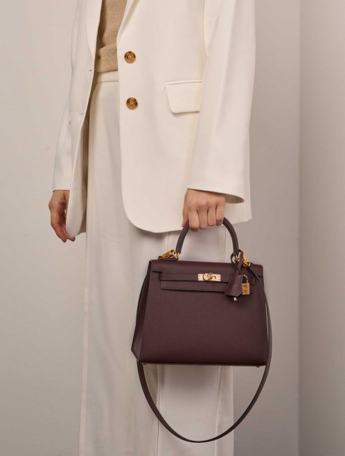 Hermès Kelly 25 RougeSellier Tailles Porté | Vendez votre sac de créateur sur Saclab.com