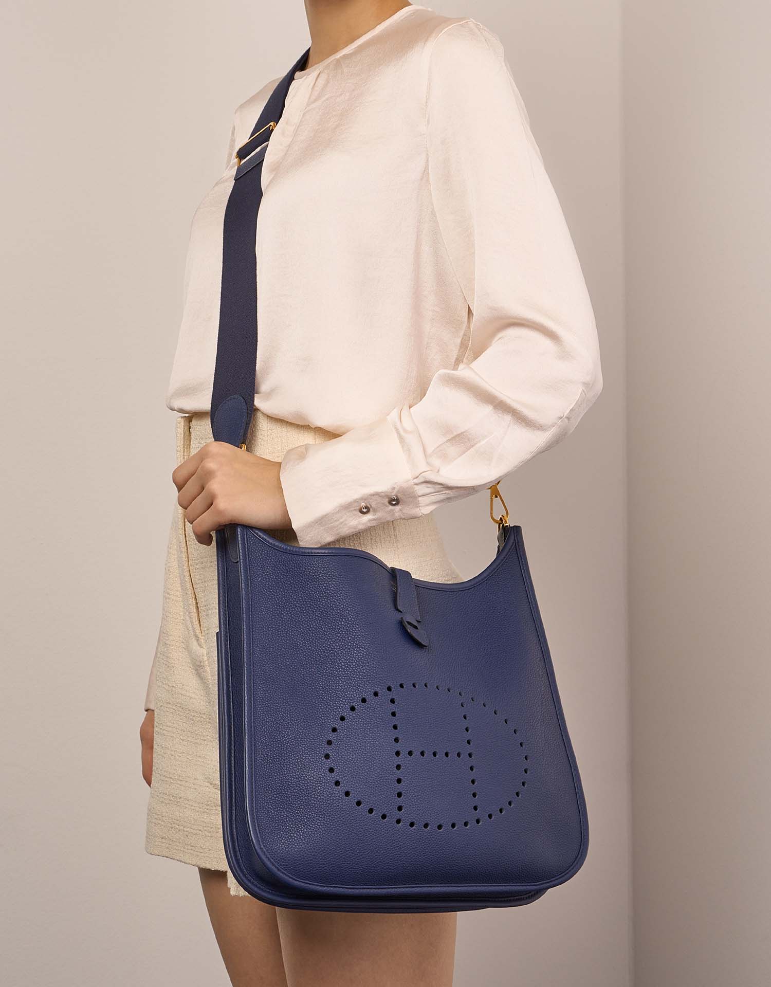 Hermès Evelyne 29 BleuSapphire Größen Getragen | Verkaufen Sie Ihre Designer-Tasche auf Saclab.com