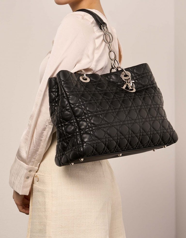 Dior Shopper Black Front  | Sell your designer bag on Saclab.com