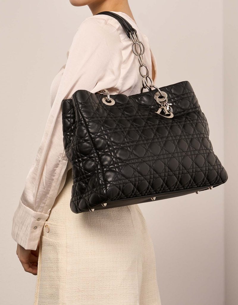 Christian Dior: The Life and Story of a Couturier | SACLÀB