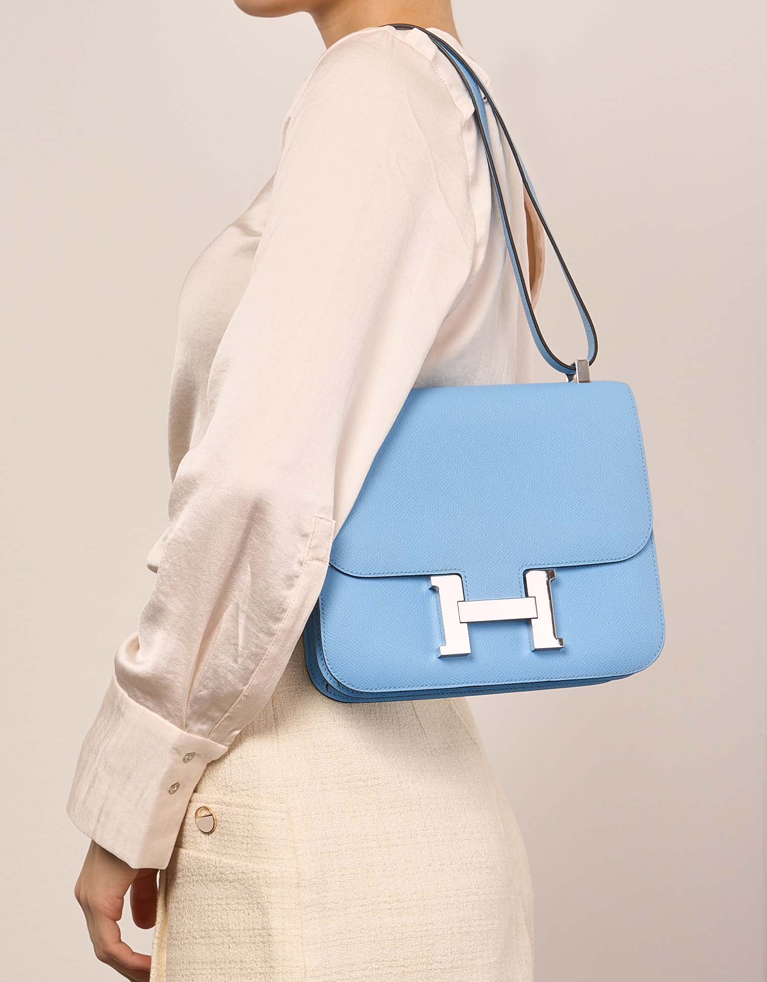 Hermès Constance 24 Celeste Sizes Worn| Sell your designer bag on Saclab.com