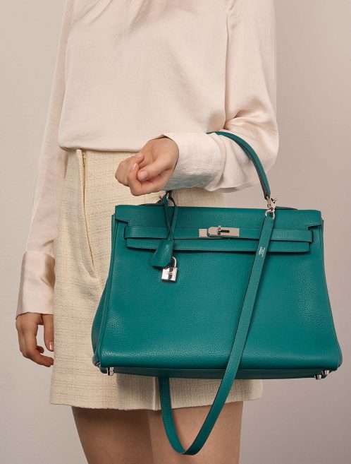 Hermès Kelly 35 BleuPaon Sizes Worn | Sell your designer bag on Saclab.com