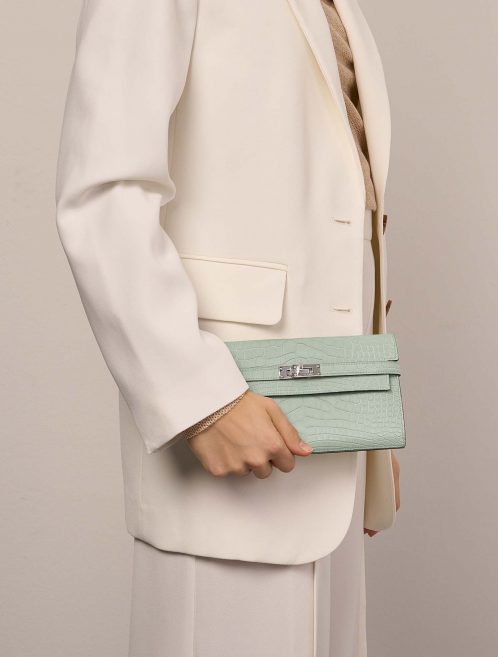 Hermès KellyWallet VertD'Eau Sizes Worn | Sell your designer bag on Saclab.com