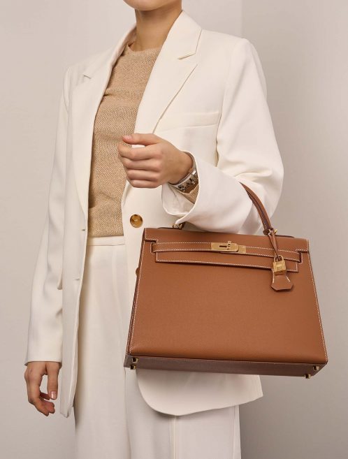 Hermès Kelly 32 Gold Sizes Worn | Sell your designer bag on Saclab.com