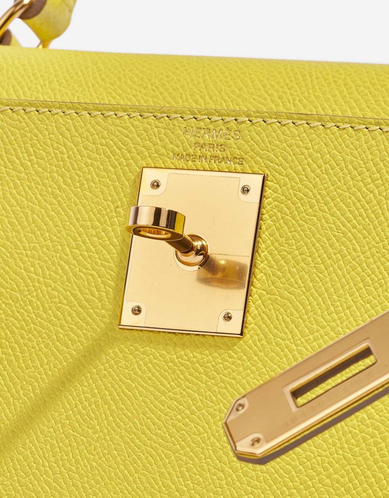 Hermès Kelly 28 Lime Logo  | Sell your designer bag on Saclab.com