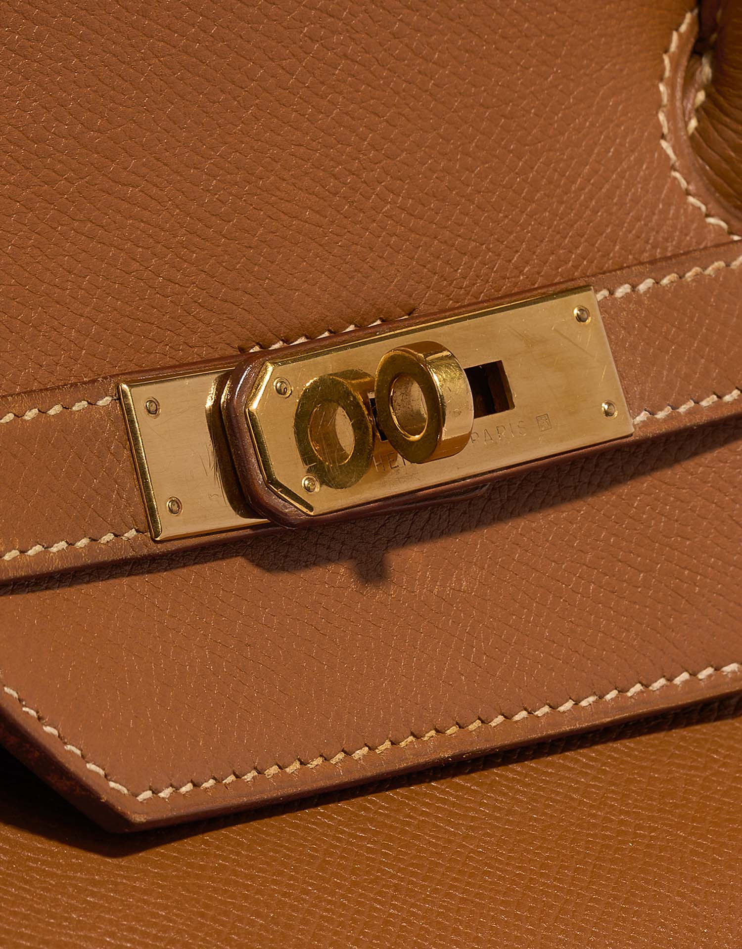 Hermès Birkin 40 gold Closing System | Vendez votre sac de créateur sur Saclab.com