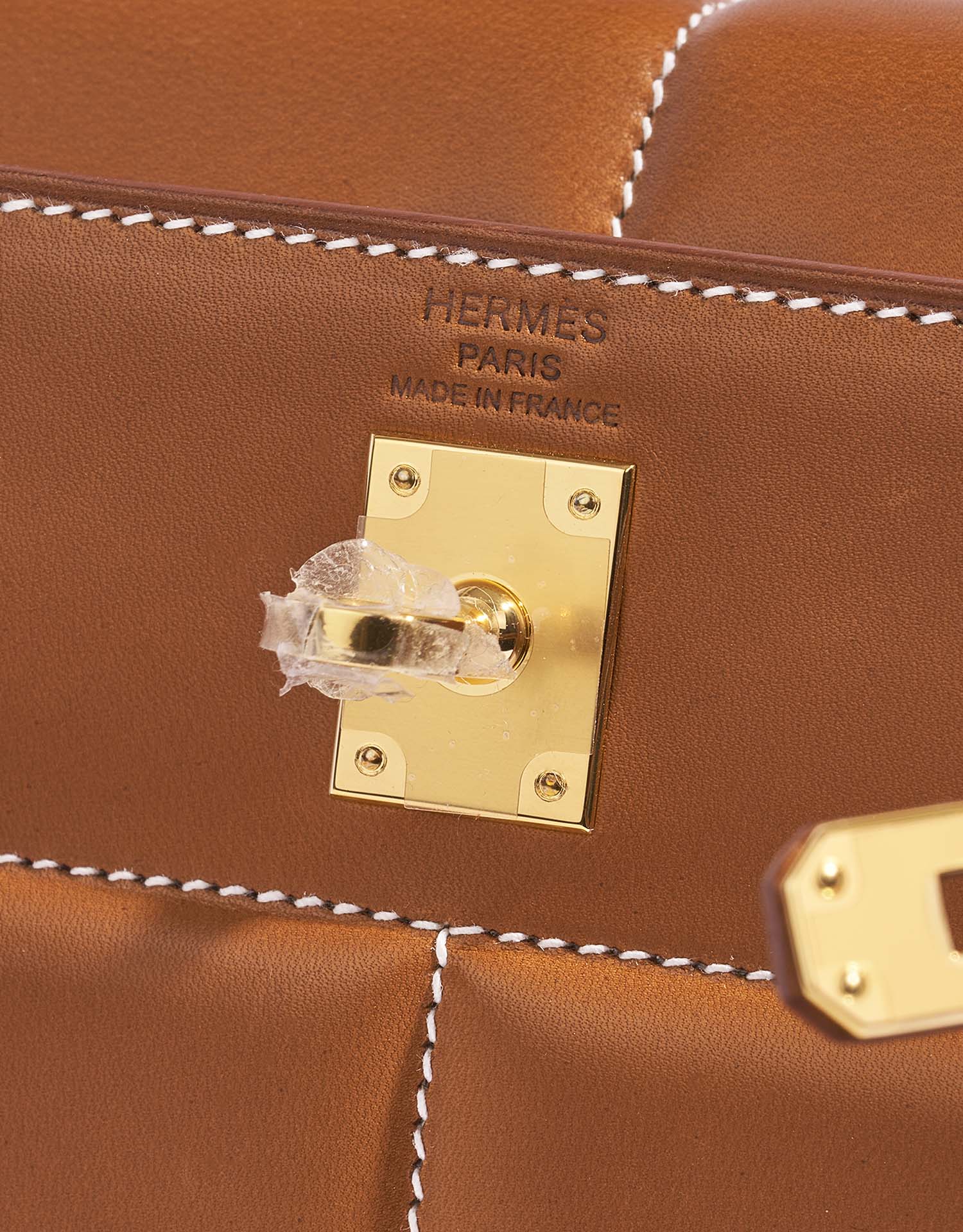Hermès KellyPadded 25 Fauve Logo  | Sell your designer bag on Saclab.com