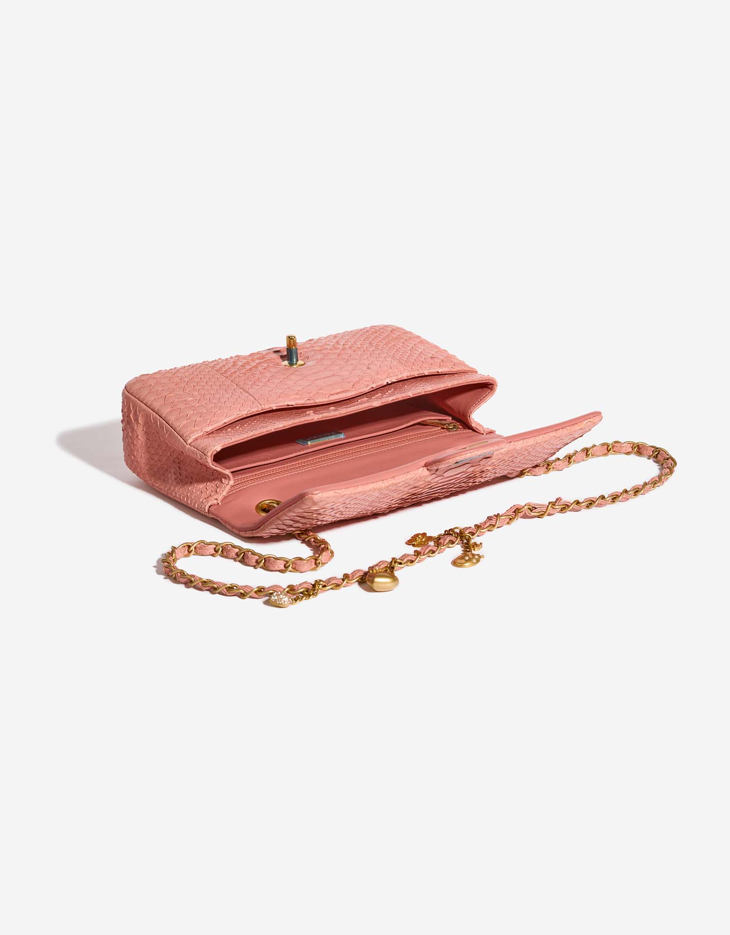 Chanel Timeless Medium DustyRose Inside  | Sell your designer bag on Saclab.com