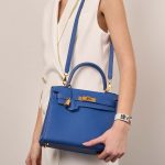 Hermès Kelly 28 BleuDeFrance Sizes Worn | Sell your designer bag on Saclab.com