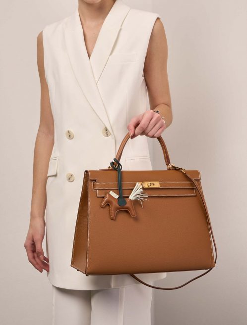Hermès Kelly 35 Gold Sizes Worn | Sell your designer bag on Saclab.com