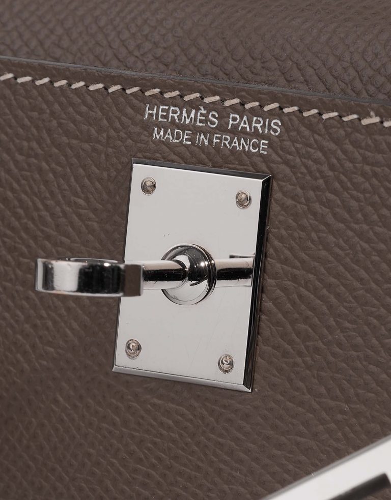 Hermès Kelly Mini Étoupe Logo | Vendez votre sac de créateur sur Saclab.com