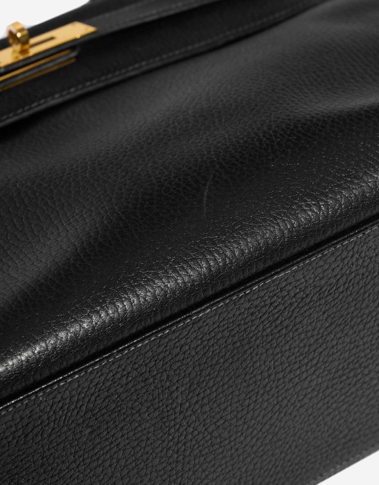 Hermès Kelly 32 Black signs of wear | Sell your designer bag on Saclab.com