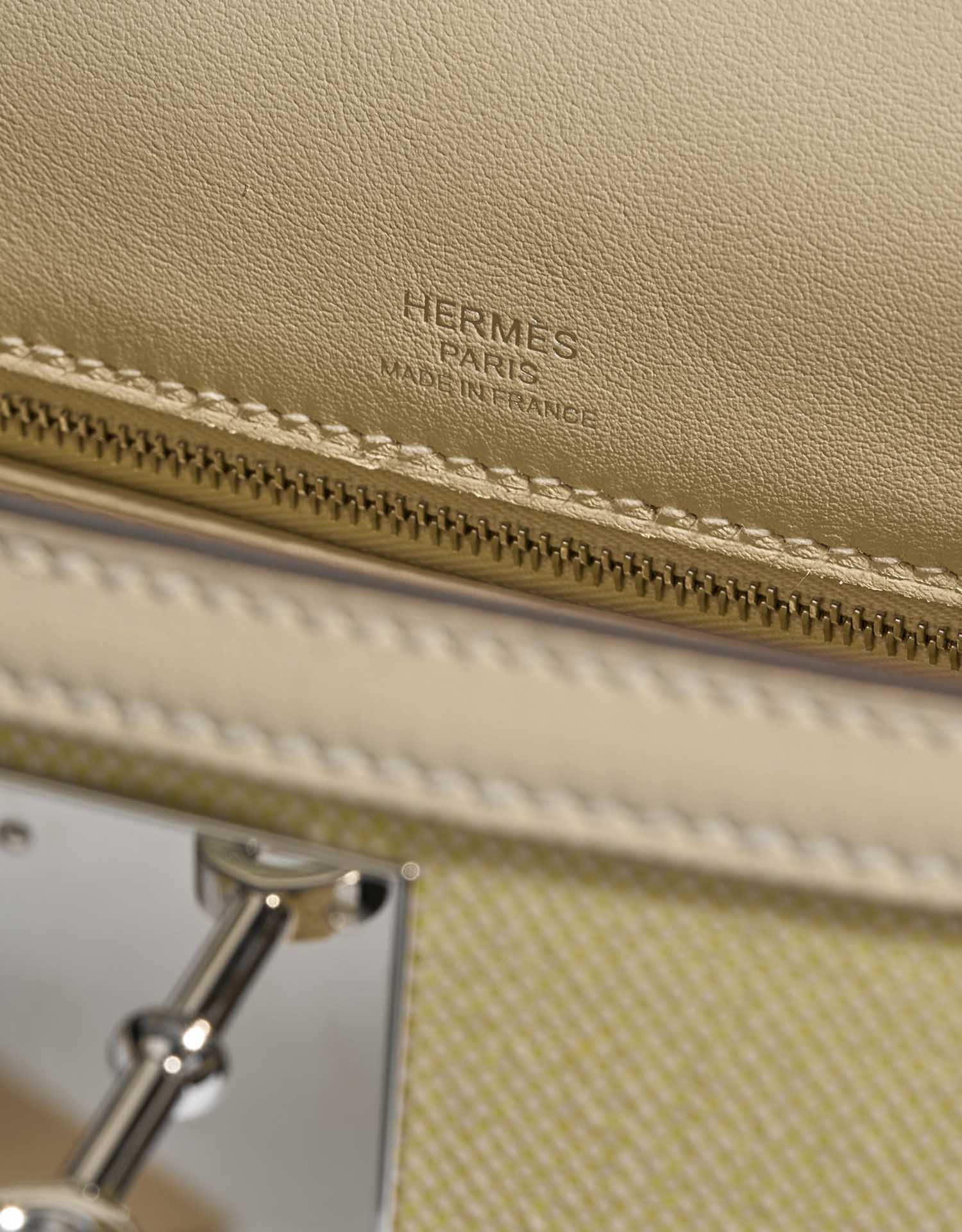 Hermès Kelly 28 Nata-JauneCitron Logo  | Sell your designer bag on Saclab.com