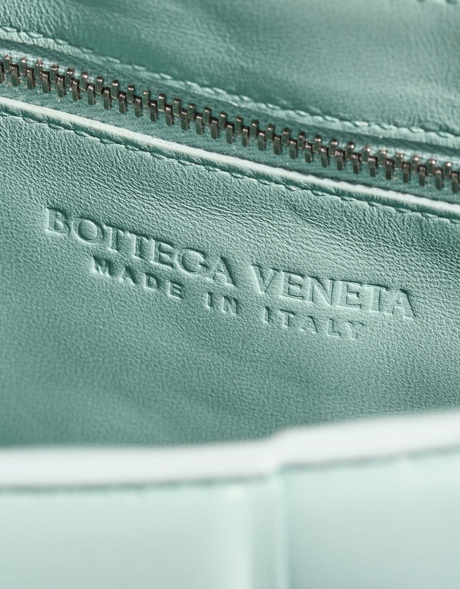 BottegaVeneta Cassette Turquoise Logo | Vendre votre sac de créateur sur Saclab.com