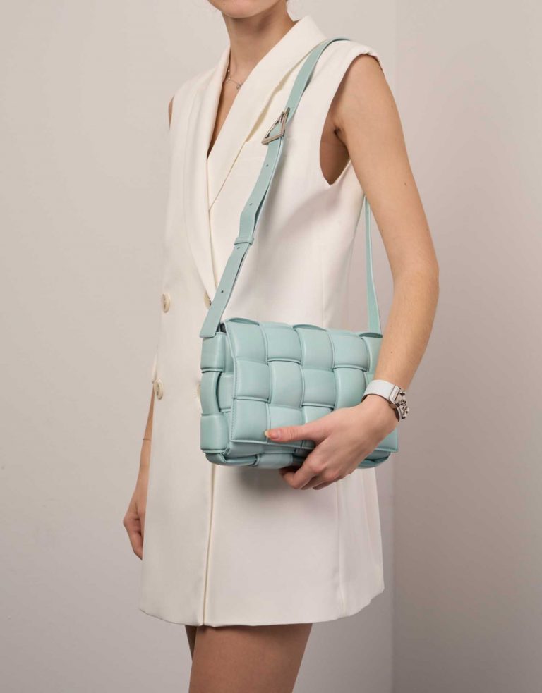 BottegaVeneta Cassette Turquoise Front  | Sell your designer bag on Saclab.com