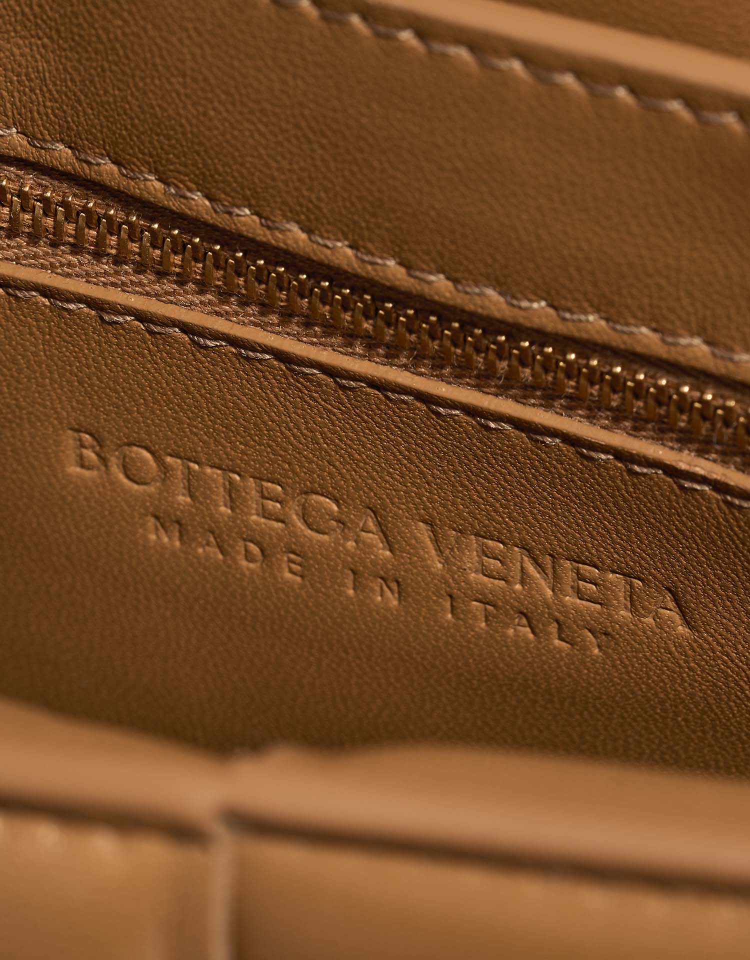 BottegaVeneta Cassette OneSize Caramel Logo  | Sell your designer bag on Saclab.com