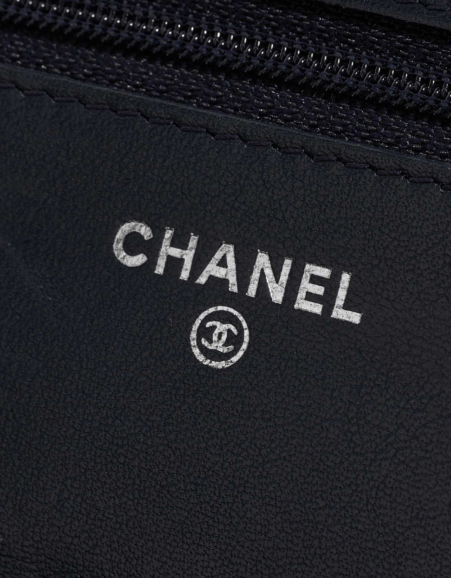 Chanel Timeless WOC DarkBlue Logo | Verkaufen Sie Ihre Designer-Tasche auf Saclab.com