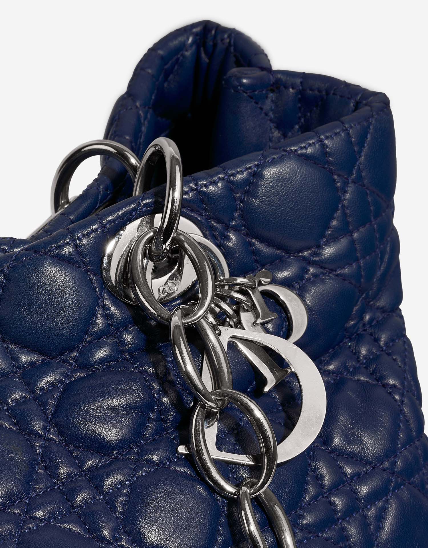 Dior ShoppingTote Blue Closing System  | Sell your designer bag on Saclab.com