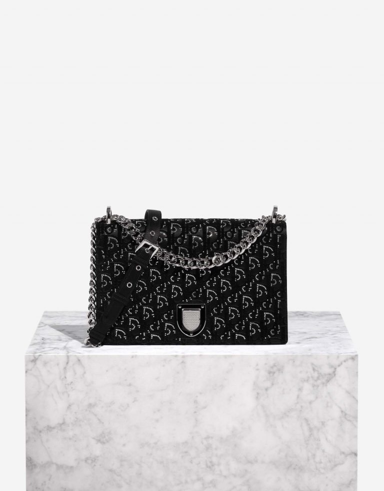 Dior Diorama Medium Black Front  | Sell your designer bag on Saclab.com