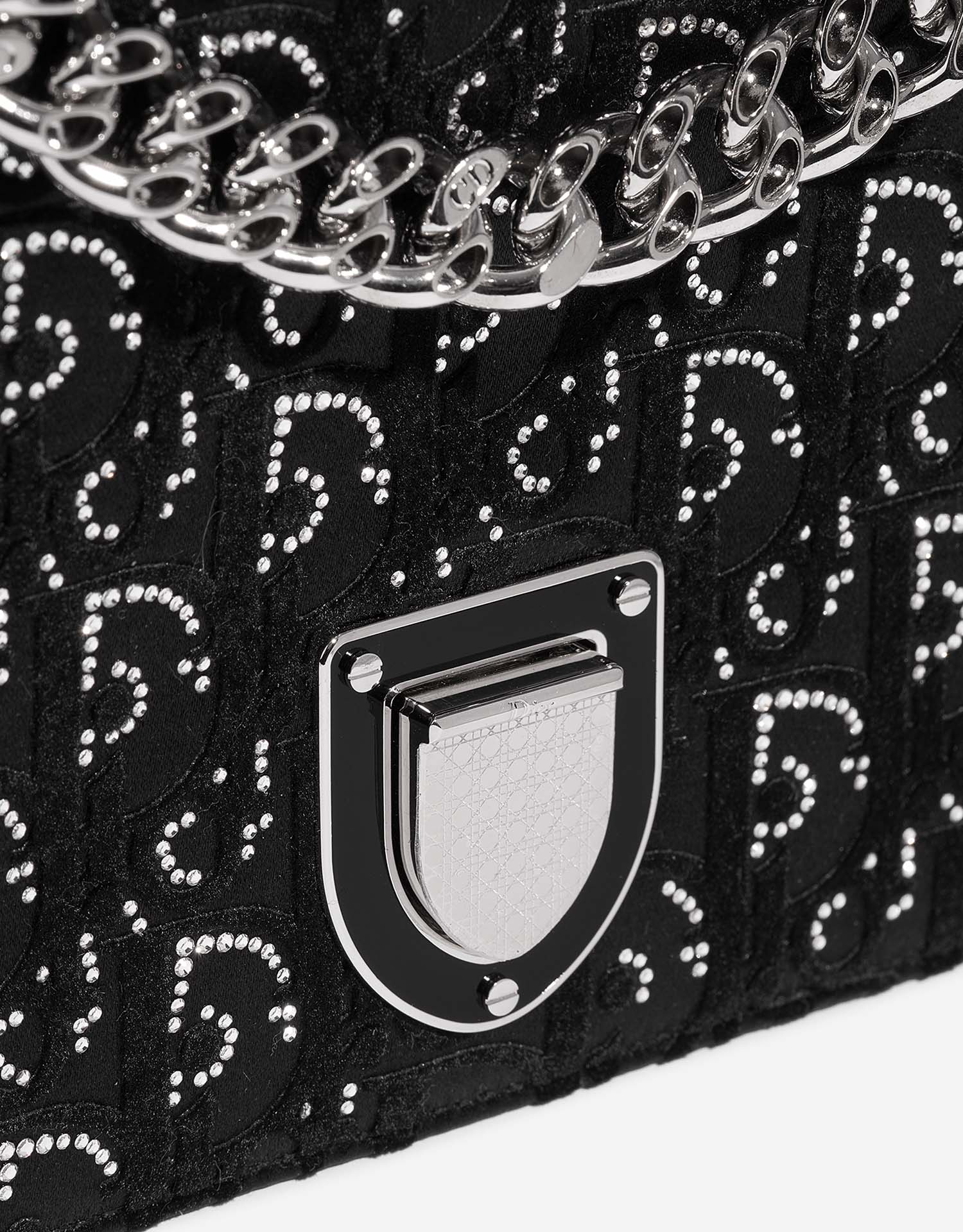 Dior Diorama Medium Black Closing System  | Sell your designer bag on Saclab.com