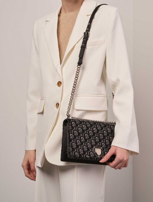 Dior Diorama Medium Black Sizes Worn | Sell your designer bag on Saclab.com