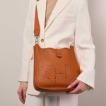 Hermès Evelyne 29 Orange Sizes Worn | Sell your designer bag on Saclab.com