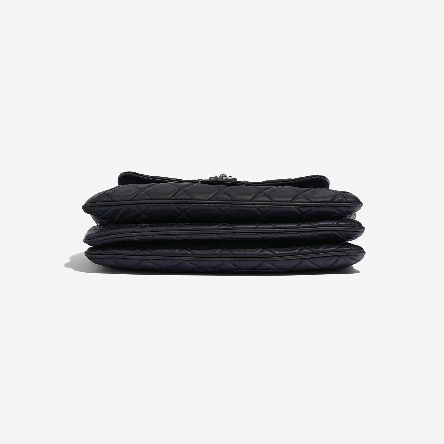 Chanel Timeless Jumbo DarkBlue Bottom  | Sell your designer bag on Saclab.com