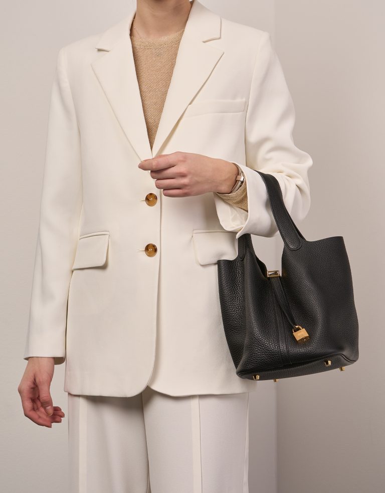 Hermès Picotin 22 Black Front  | Sell your designer bag on Saclab.com