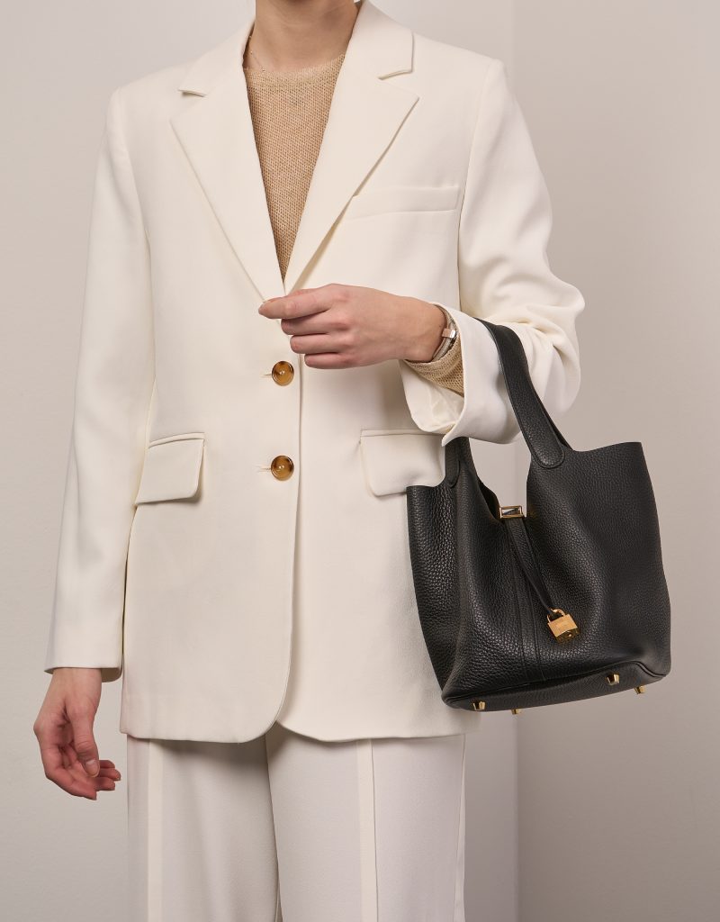 Hermès Picotin 22 Black Sizes Worn | Sell your designer bag on Saclab.com