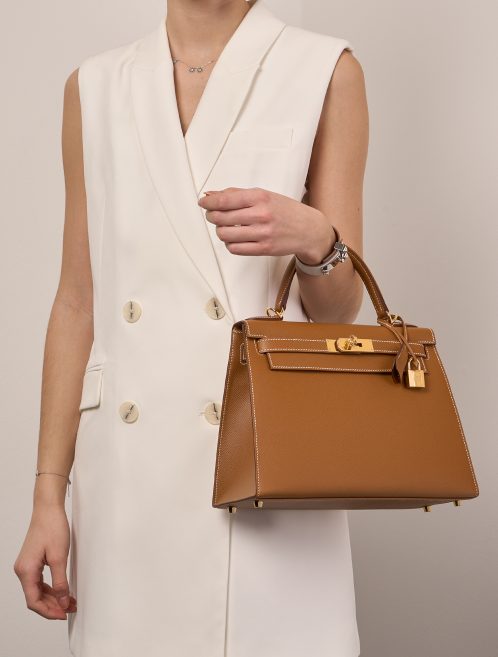 Hermès Kelly 28 Gold Sizes Worn | Vendez votre sac de créateur sur Saclab.com
