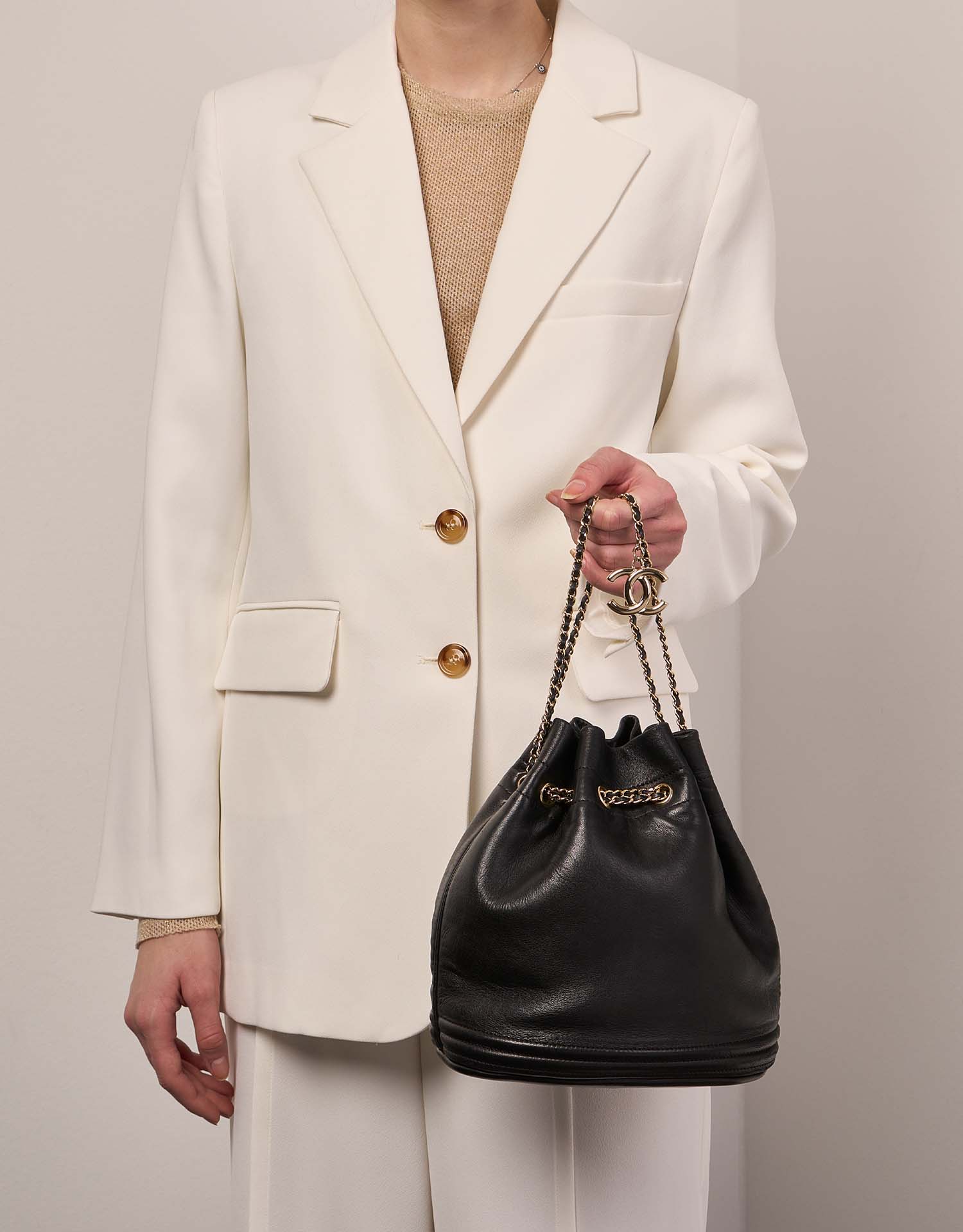 Chanel DrawstringBucket Onesize Black Sizes Worn | Verkaufen Sie Ihre Designer-Tasche auf Saclab.com
