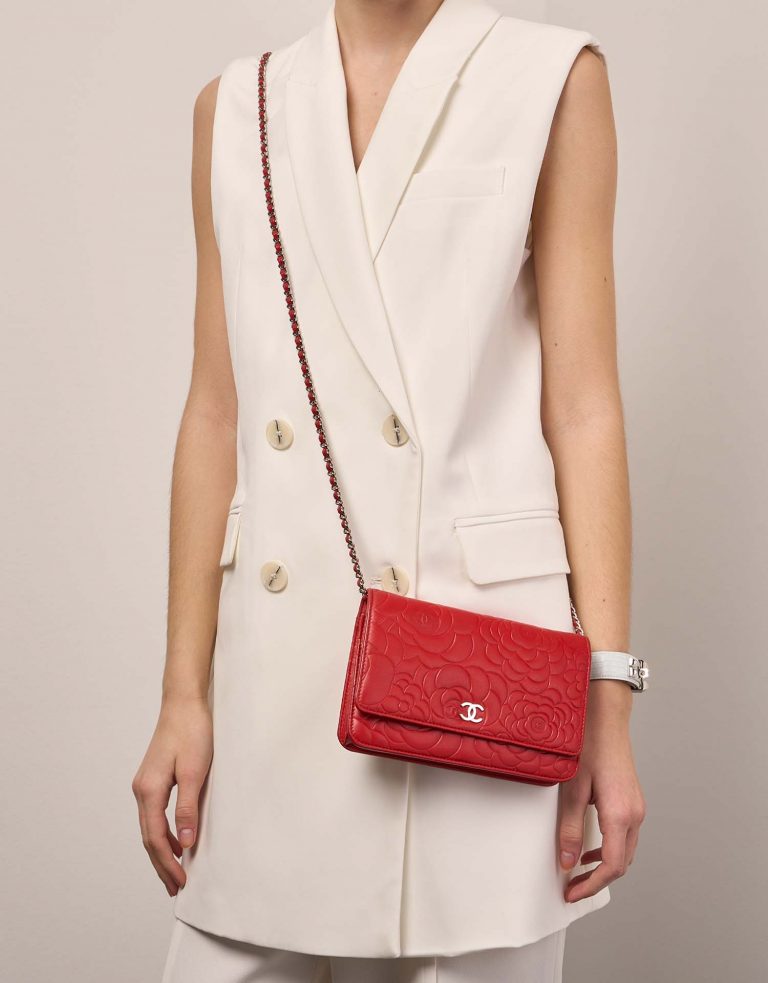 Pre-owned Chanel Tasche WOC Lammleder Camellia Red Red Front | Verkaufen Sie Ihre Designer-Tasche auf Saclab.com