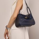 Hermès LindyTouch 26 BleuNuit-BleuMarine Sizes Worn | Sell your designer bag on Saclab.com