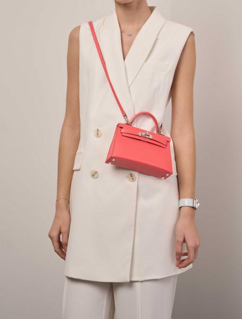 Hermès Kelly Mini RoseJaipur-RougeVif Sizes Worn | Sell your designer bag on Saclab.com