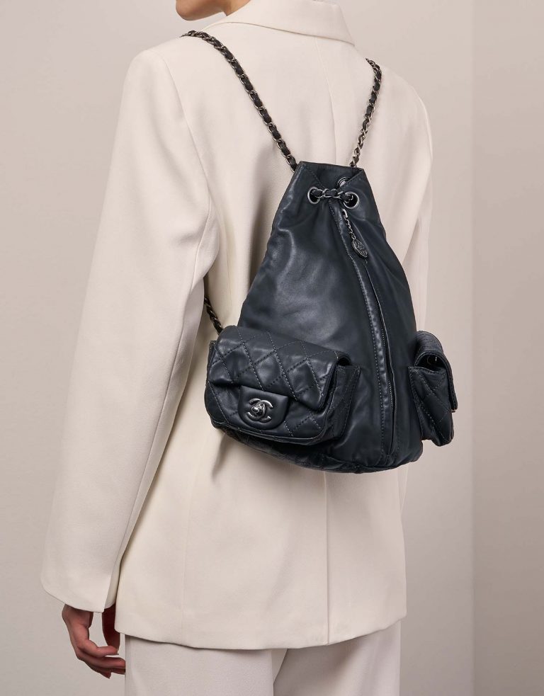 Chanel Rucksack DarkBlue-Grey Front | Verkaufen Sie Ihre Designer-Tasche auf Saclab.com