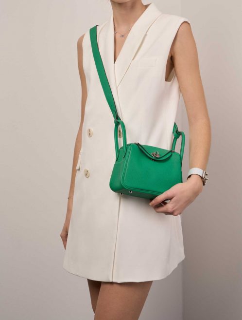 Hermès Lindy 20Mini Menthe Sizes Worn | Sell your designer bag on Saclab.com