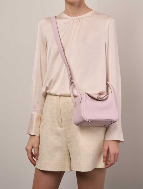 Hermès Lindy 20Mini MauvePale-Gold Sizes Worn | Sell your designer bag on Saclab.com