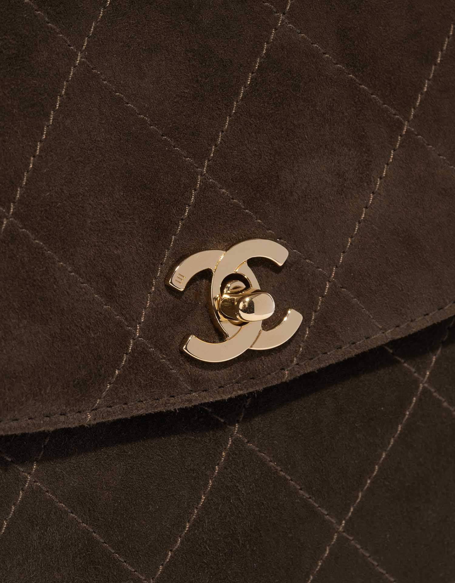 Chanel Timeless Brown Closing System  | Sell your designer bag on Saclab.com