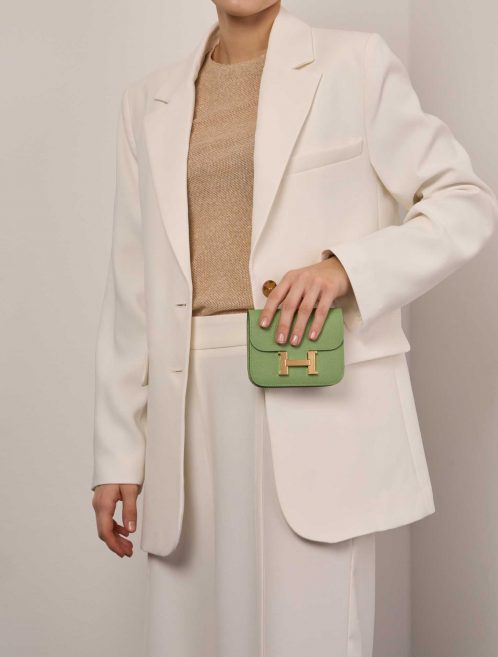 Hermès Constance SlimWallet VertCriquet Sizes Worn | Sell your designer bag on Saclab.com