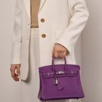 Hermès Birkin 25 Anemone Sizes Worn | Sell your designer bag on Saclab.com