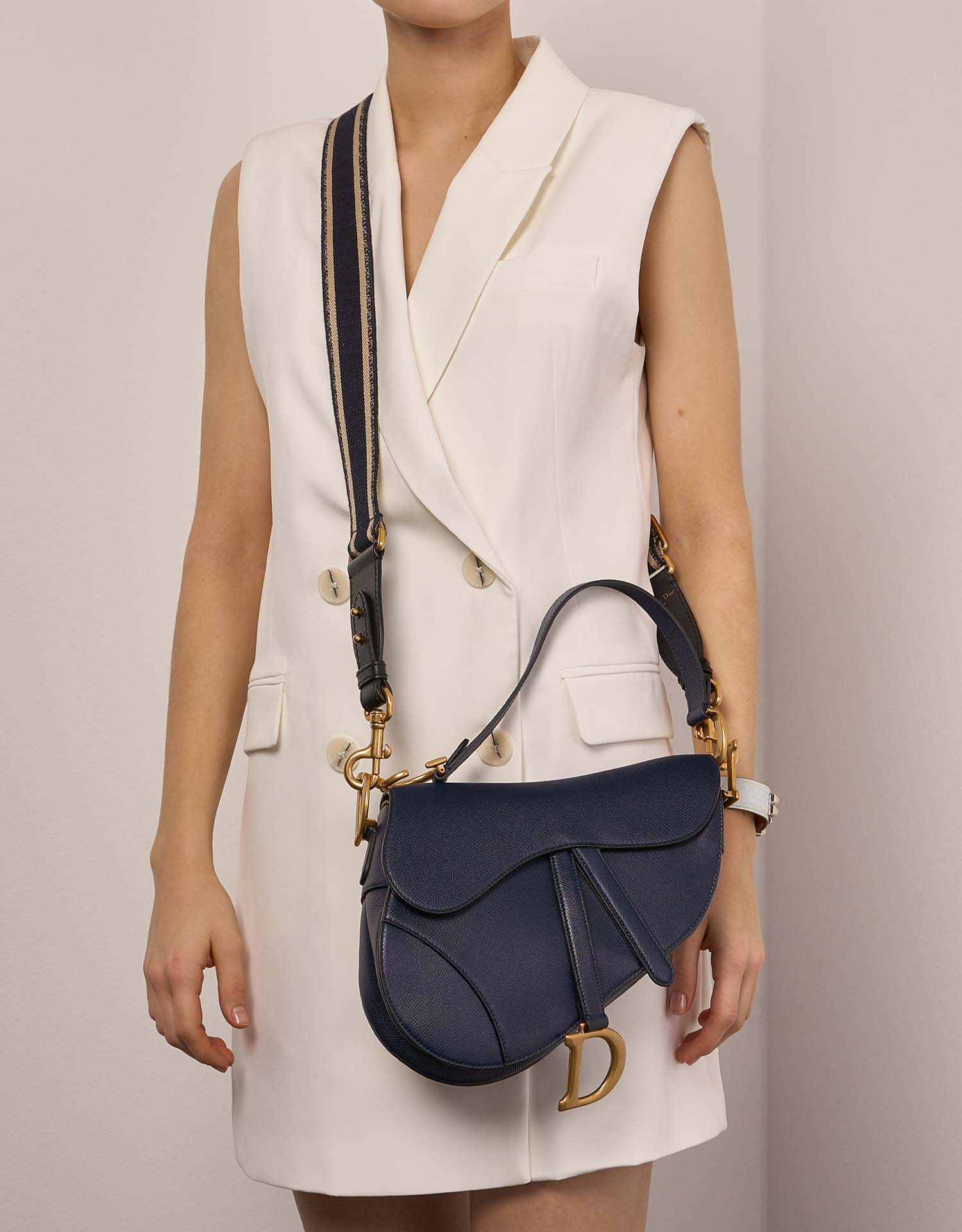 Dior Saddle Medium DarkBlue Sizes Worn | Vendez votre sac de créateur sur Saclab.com