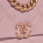 Chanel 19 FlapBag LightRose Closing System  | Sell your designer bag on Saclab.com